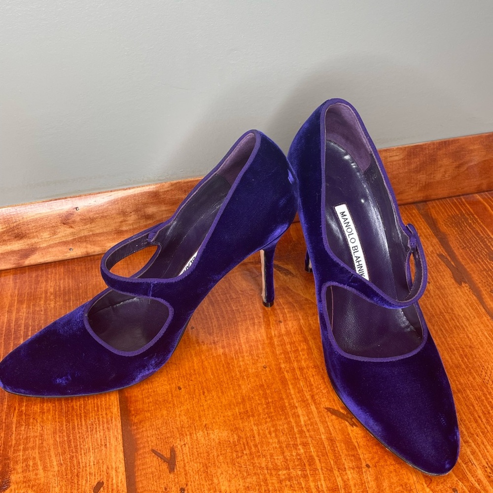 Manolo Blahnik heel 8.5